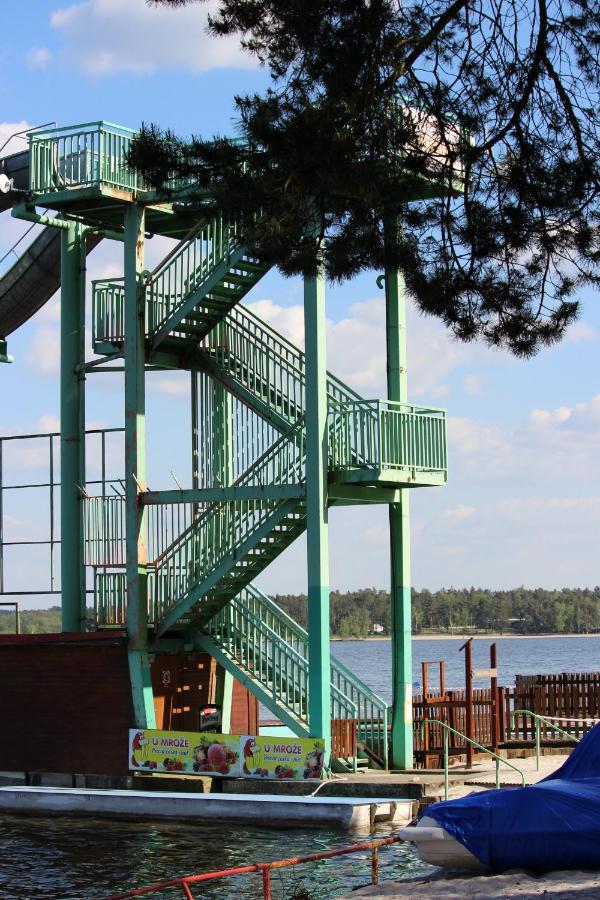 Jezerni Apartman S Terasou A Saunou V Lakepark Residence Doksy  Bagian luar foto