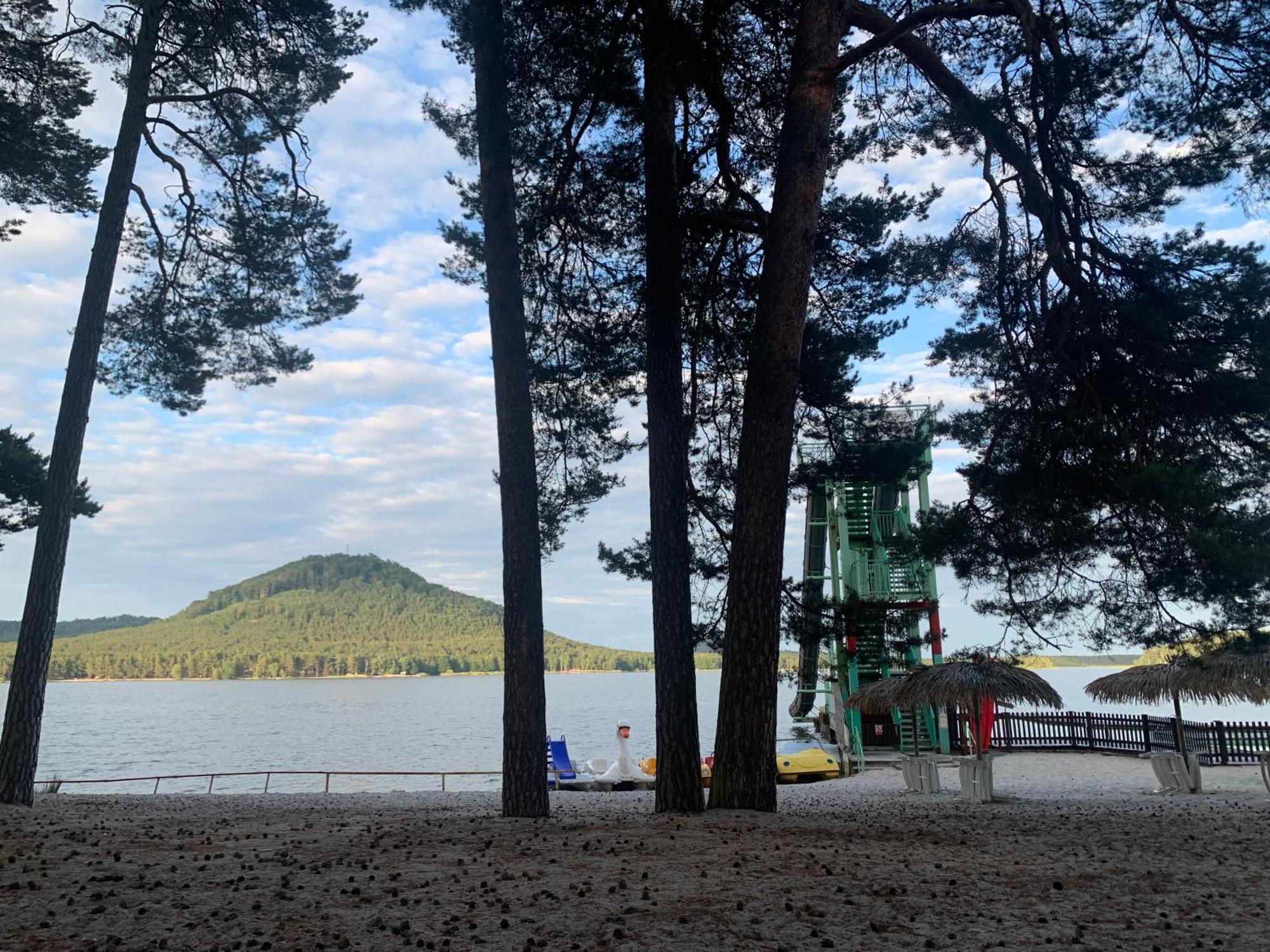 Jezerni Apartman S Terasou A Saunou V Lakepark Residence Doksy  Bagian luar foto